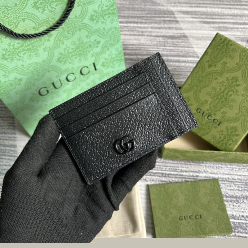 G*u*i wallets & purse
